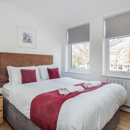 Roomspace Serviced Apartments - Swan House Leatherhead Exterior photo