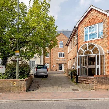Roomspace Serviced Apartments - Swan House Leatherhead Exterior photo